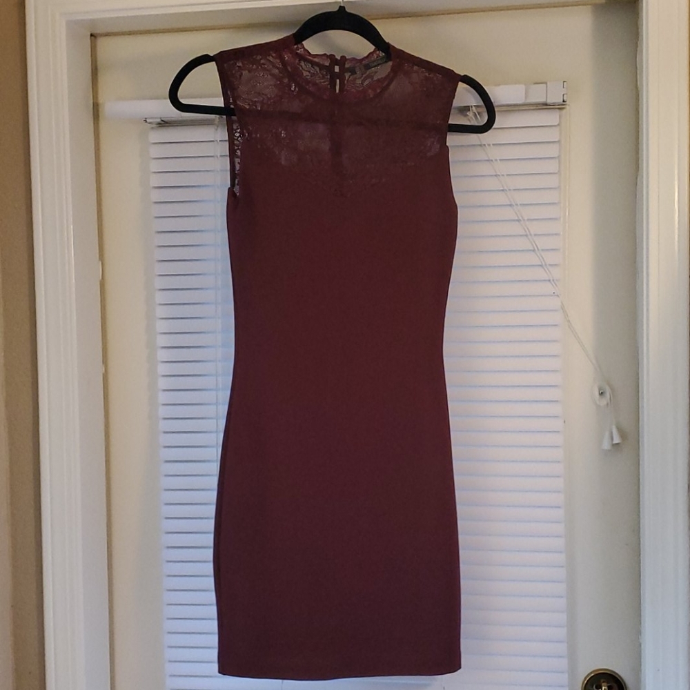 Fitted Body-Con Burgundy Lace Dress